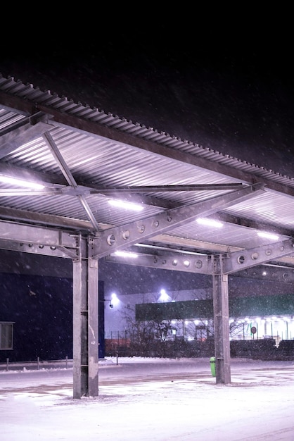 Une chute de neige nocturne la veille du nouvel an tempête d'hiver