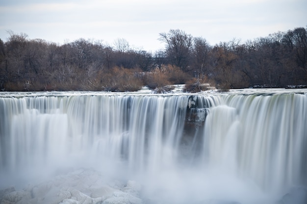 Chutes du Niagara en hiver