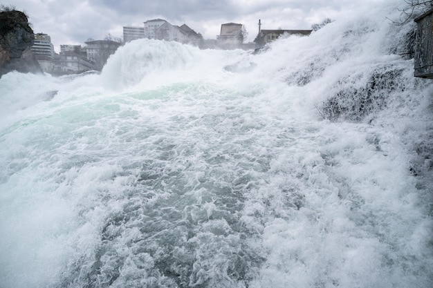 Chutes du Rhin la plus grande cascade d'Europe Schaffhouse Suisse