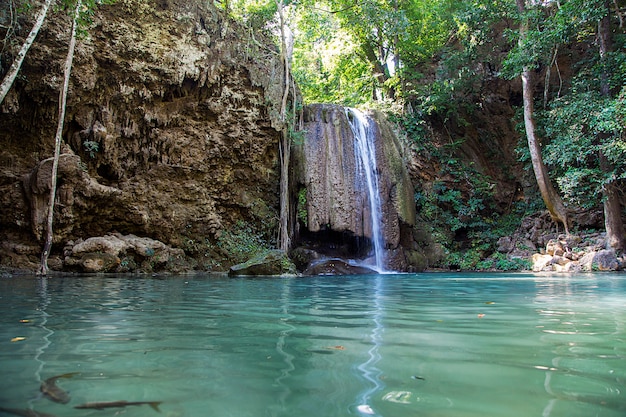 Chutes d&#39;Erawan en Thaïlande