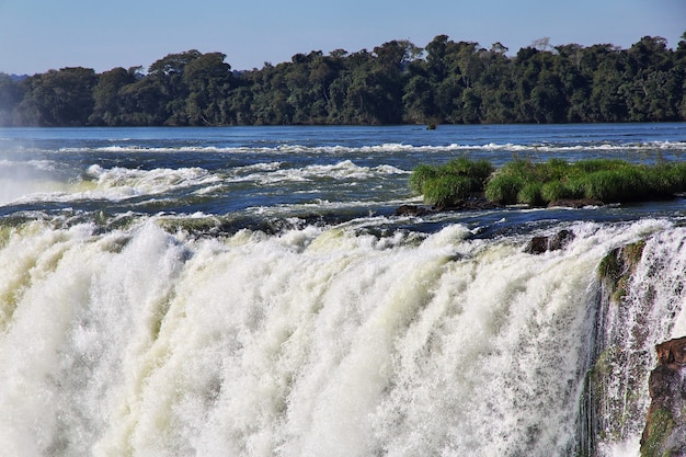 Chutes d'Iguazu en Argentine et au Brésil