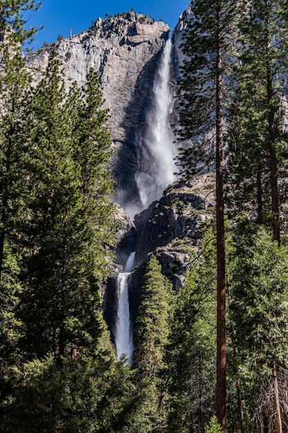 Chutes de Yosemite en haut et en bas