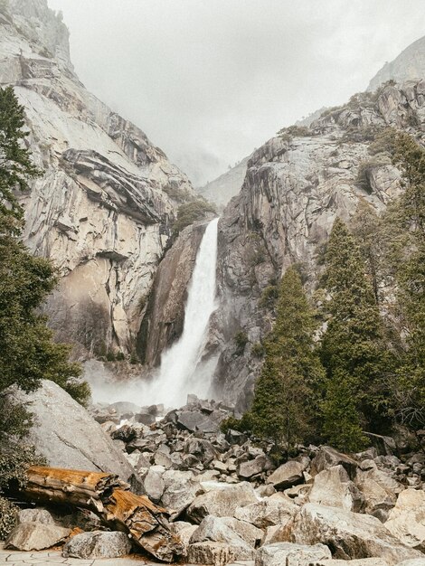 Photo les chutes de yosemite inférieures