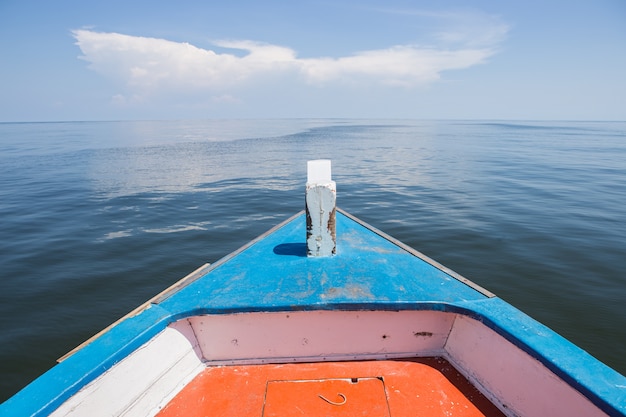 ciel bleu de bateau