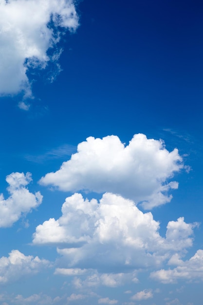 Photo ciel bleu avec gros nuages