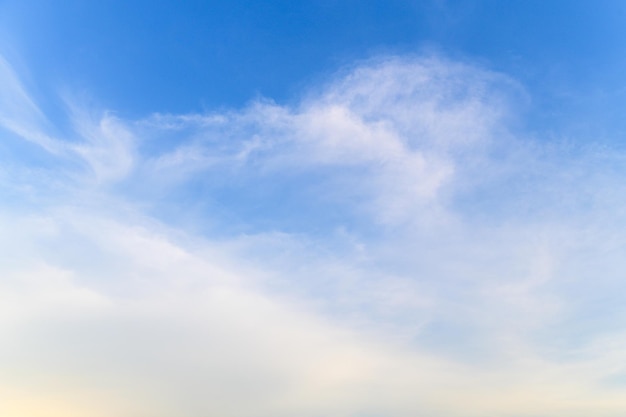 Ciel bleu en jour d'été