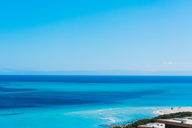 Ciel bleu sur la mer à Stintino