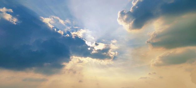 ciel bleu nuage blanc photo