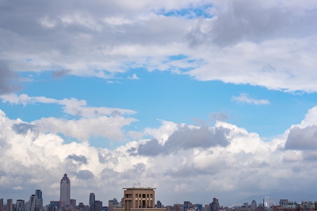 Ciel bleu avec nuage