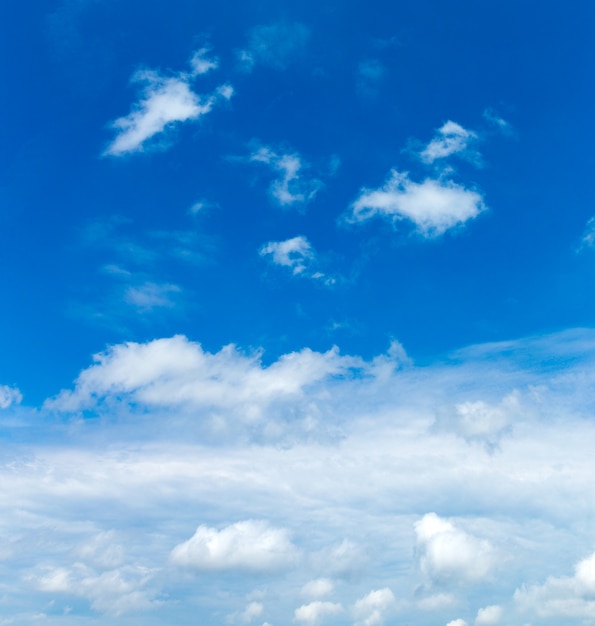 Ciel bleu, à, nuage