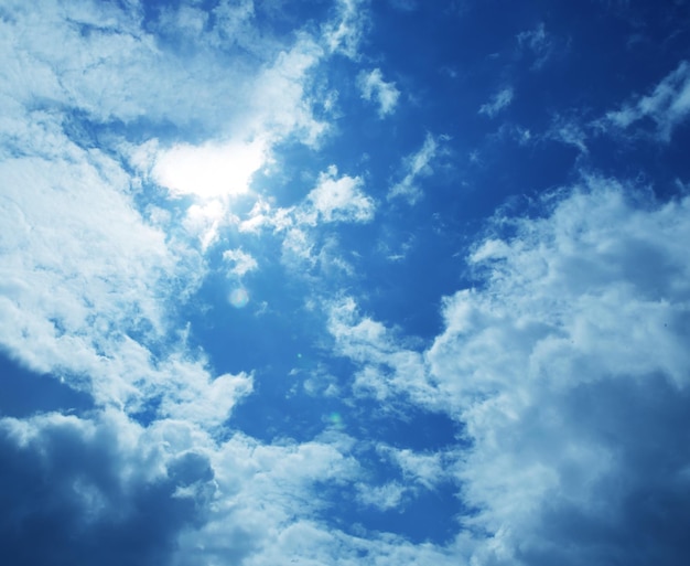 Ciel bleu et nuages