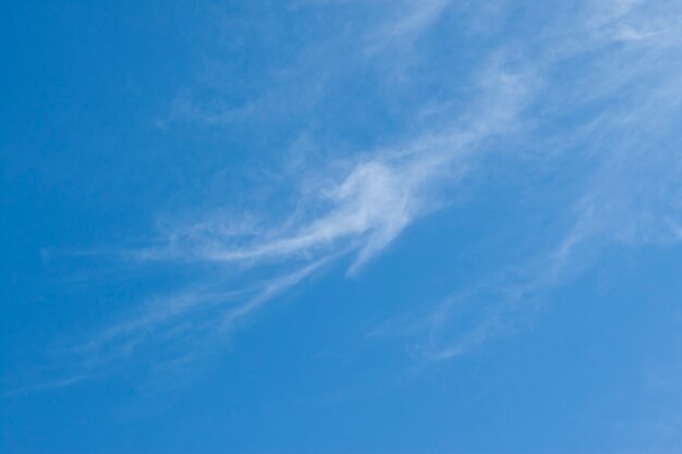 Ciel bleu avec des nuages