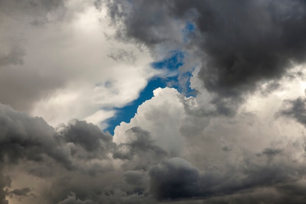 Photo ciel bleu avec des nuages