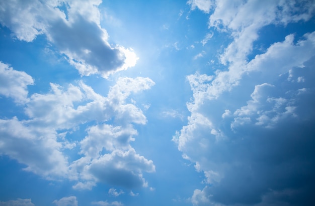 Ciel bleu et nuages