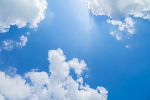 Ciel bleu et nuages