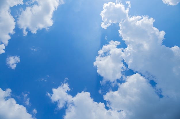 Ciel bleu et nuages