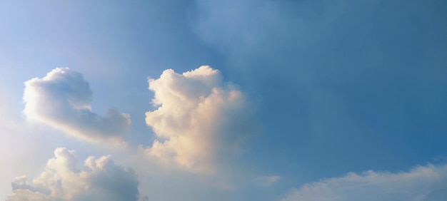 ciel bleu vue dégagée nuage blanc photo