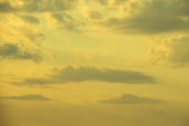 Ciel coloré avec des nuages