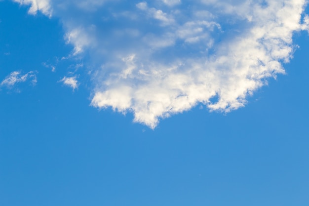 Ciel du matin et de beaux nuages