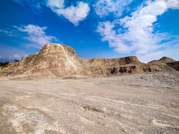 Ciel d'été bleu sur le Grand Canyon