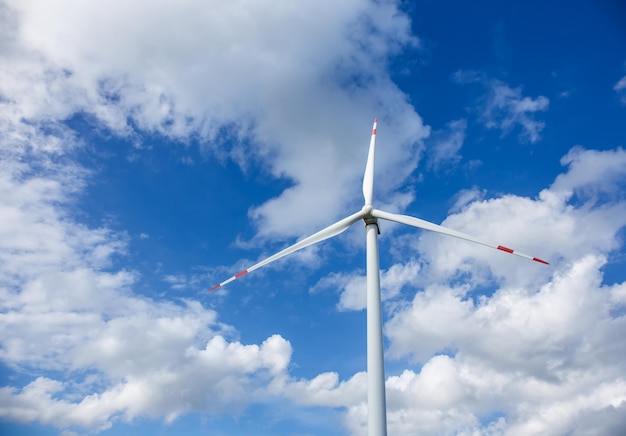 Ciel de fond éolienne