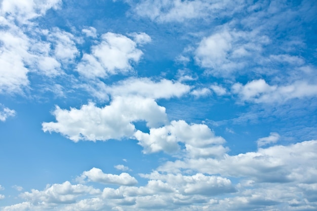 Ciel et nuages environnement nature fond météo et météorologie concept