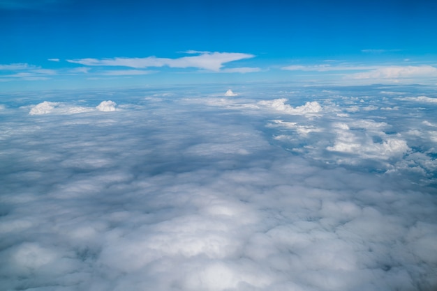 Ciel et nuages vu de l'avion