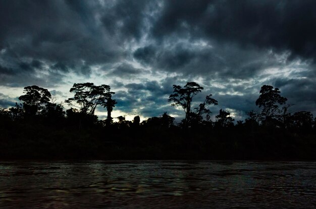 Photo - le ciel nuageux à tambopata