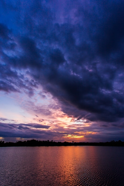 Ciel d'orage nuages de pluie