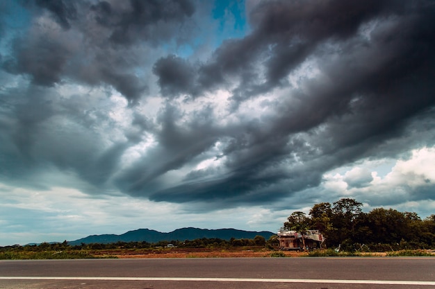 Ciel d'orage nuages de pluie