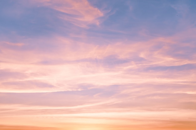 Ciel de paysage au coucher du soleil