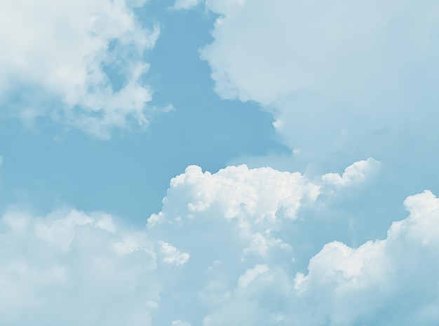 Le ciel et le paysage de nuages moelleux le matin est incroyablement calmant pour commencer la journée ciel et moelleux