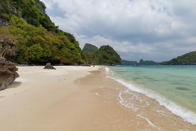 Photo ciel et seatropical paradiseangthong national marine park koh samui suratthani thaïlande