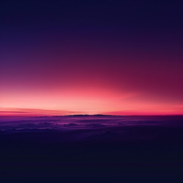 un ciel violet avec un horizon rose et violet et une montagne en arrière-plan