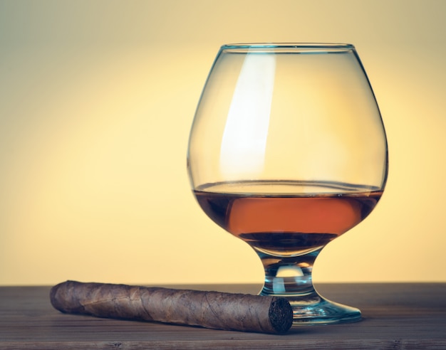 Cigare, whisky