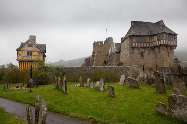 Cimetière du château de Stokesay dans le Shropshire