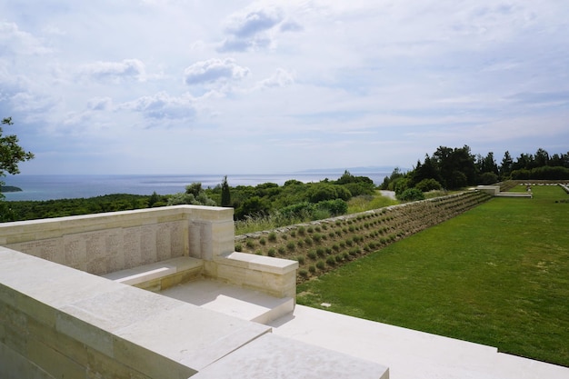 Photo le cimetière de lone pine et le mémorial de la baie d'anzac disparue à gallipoli