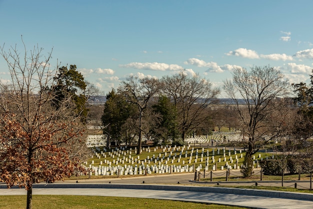 Cimetière national d'Arlington dans l'après-midi.