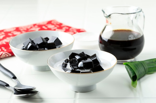 Cincau Hitam ou Grass Jelly Mesona Chinensis Dessert populaire d'Asie du Sud-Est