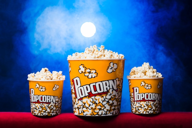 Cinéma avec boîte à pop-corn