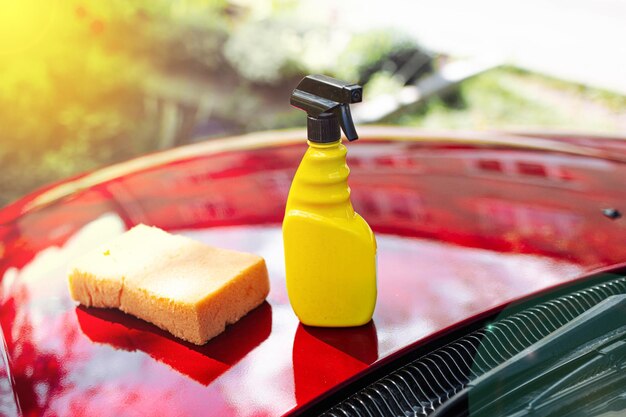 Photo cire et vernis pour carrosserie dans une bouteille éponge