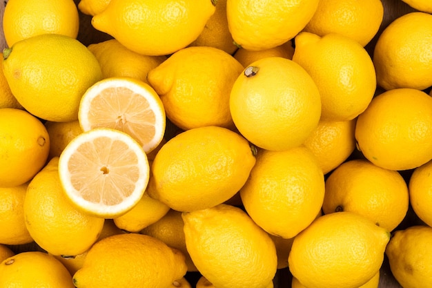 Citron frais bio coloré jaune