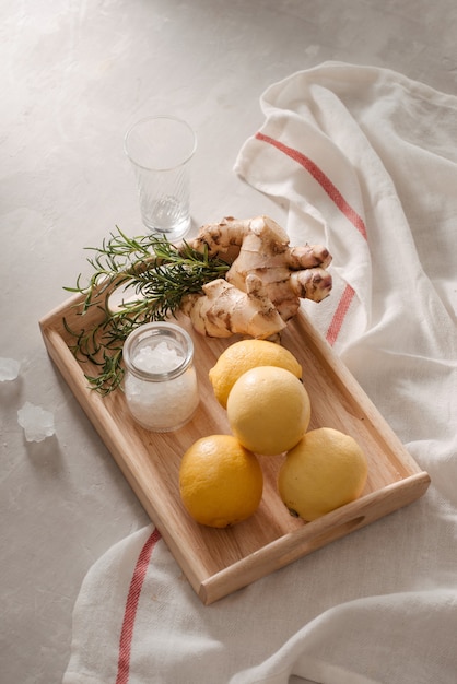 Citron, gingembre, romarin et sucre de pierre en cuisine et en cosmétique