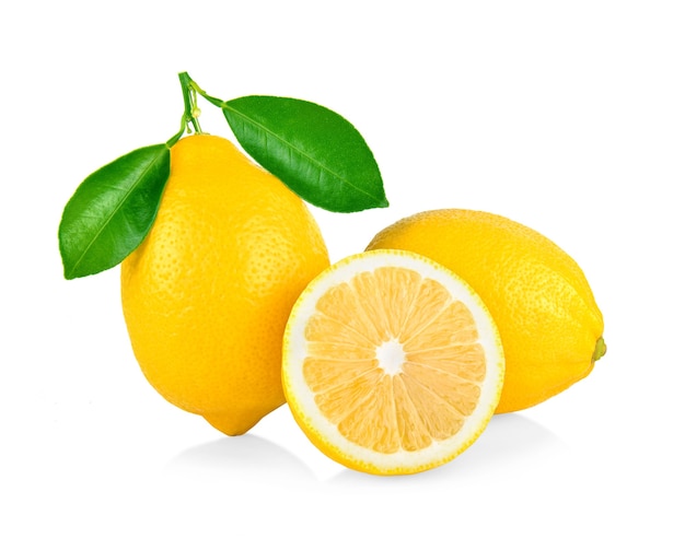 Citron isolé sur blanc