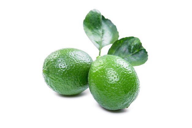 Les citrons verts sont acides et sans pépins, ils conviennent à la cuisson.