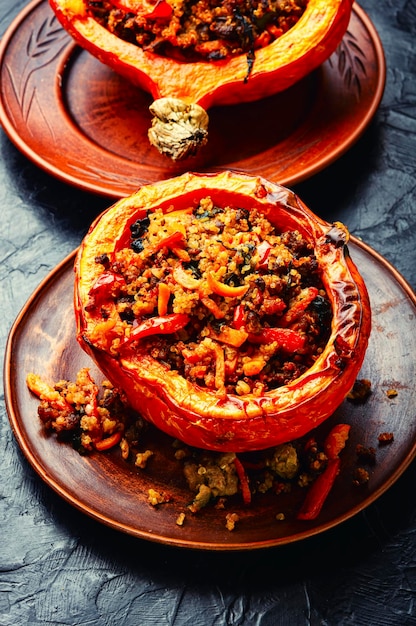 Citrouille au four avec des légumes