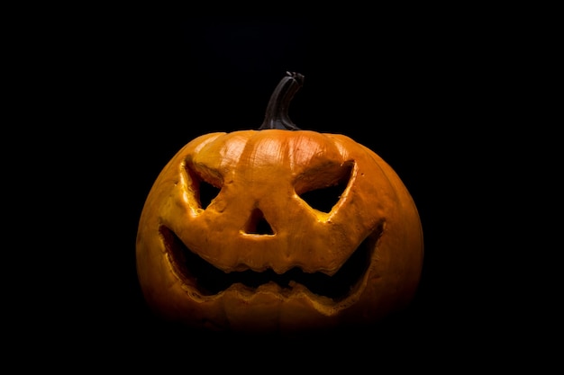 Citrouille d'Halloween sur fond noir