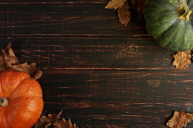 Citrouille sur une table en bois