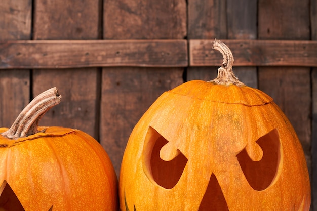 Citrouille de vacances d'Halloween sur fond en bois.