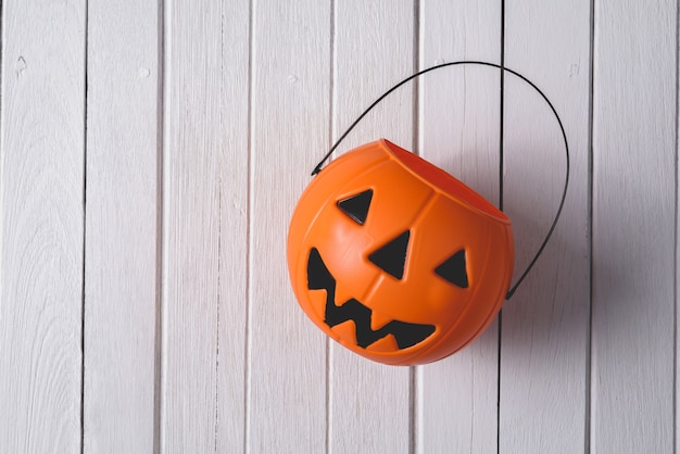 Citrouilles d&#39;Halloween sur fond de plancher en bois